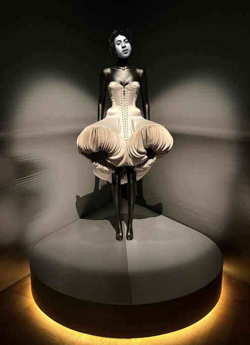 Mannequin Two